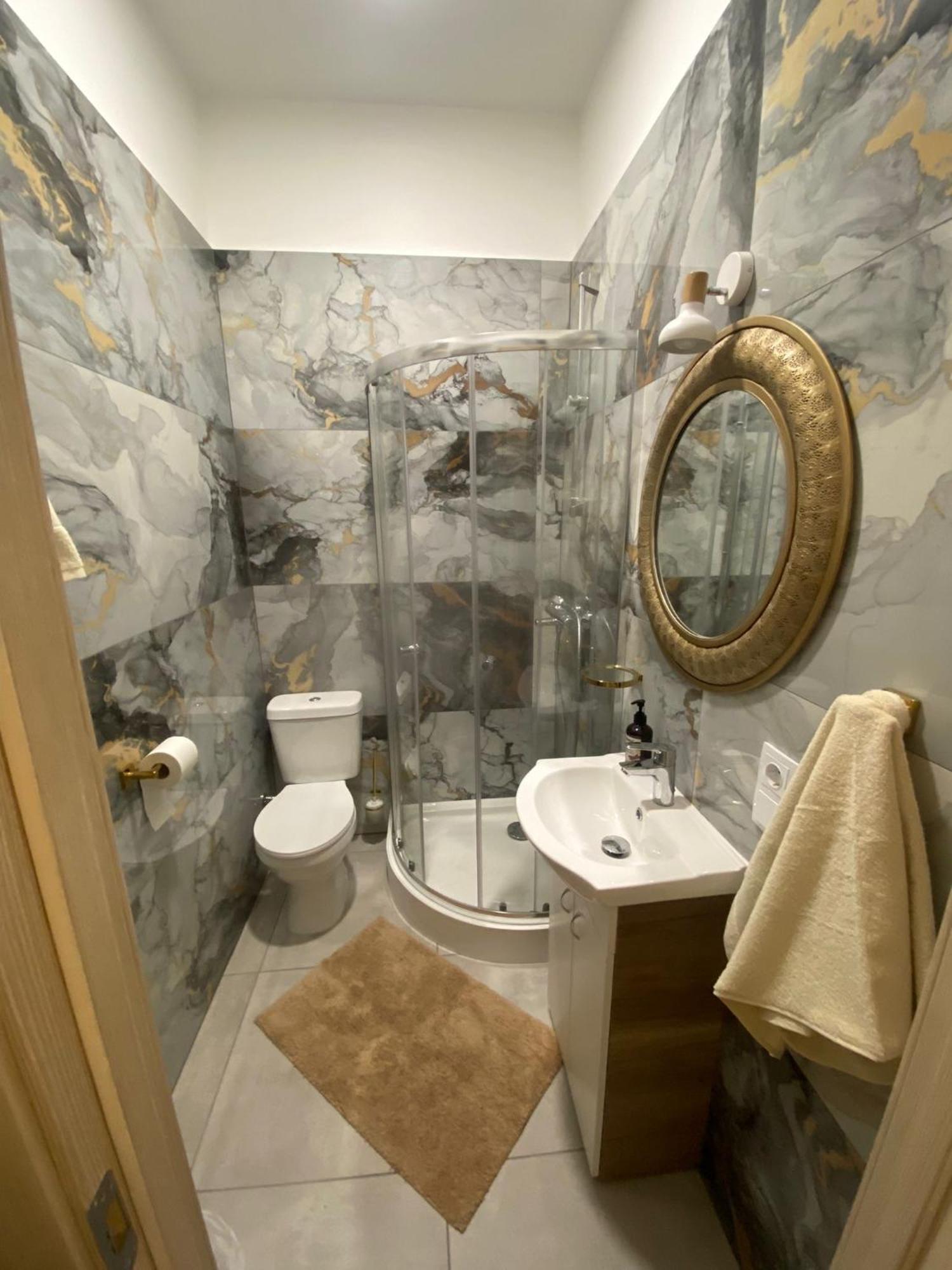 Golden Rush Apartment Riga Bagian luar foto